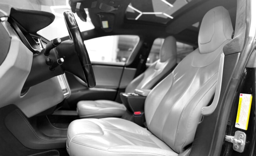 TESLA S 85D