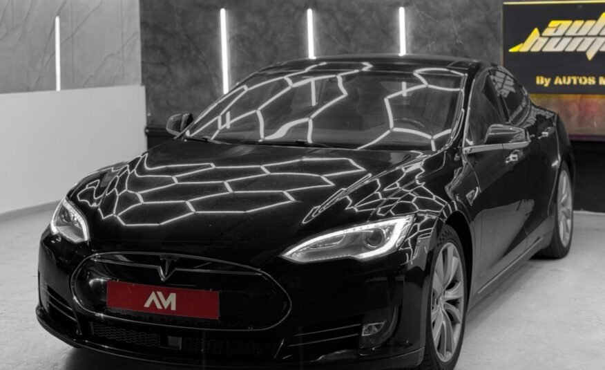 TESLA S 85D