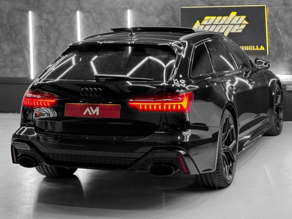AUDI RS6 avant performance