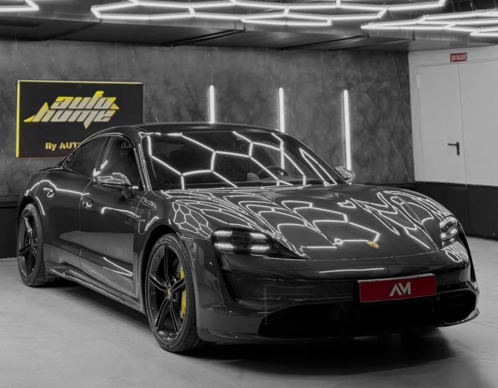 PORSCHE TAYCAN TURBO S