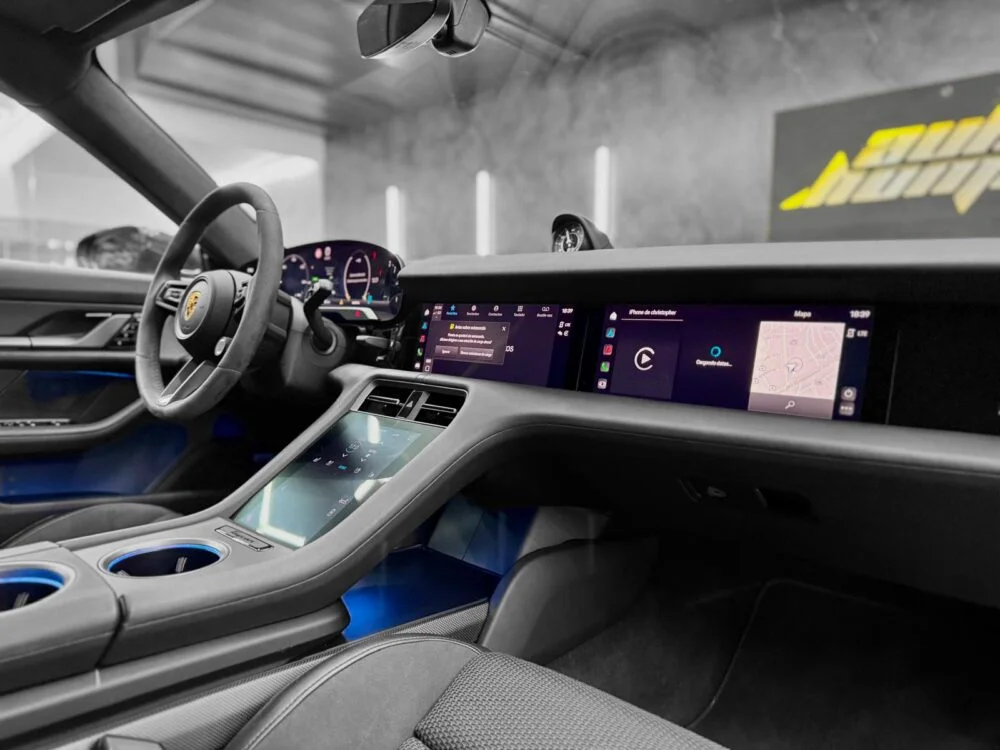 PORSCHE TAYCAN TURBO S