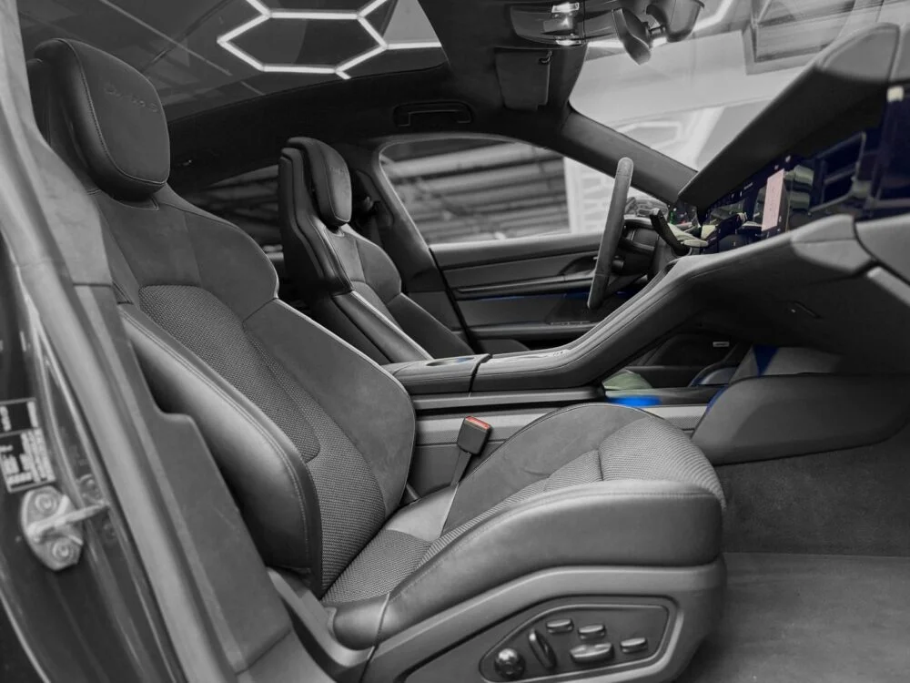 PORSCHE TAYCAN TURBO S
