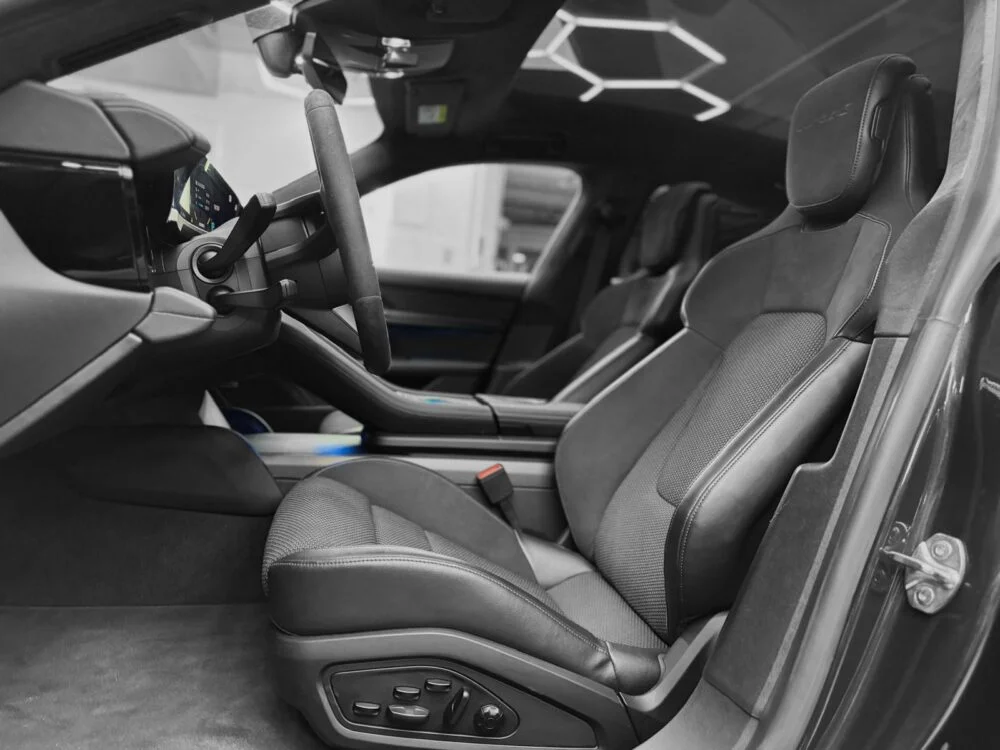 PORSCHE TAYCAN TURBO S