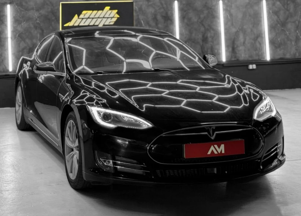 TESLA Model S 85D