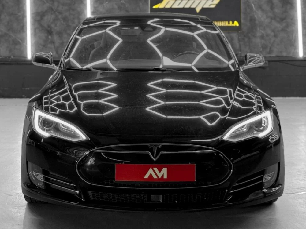 TESLA Model S 85D