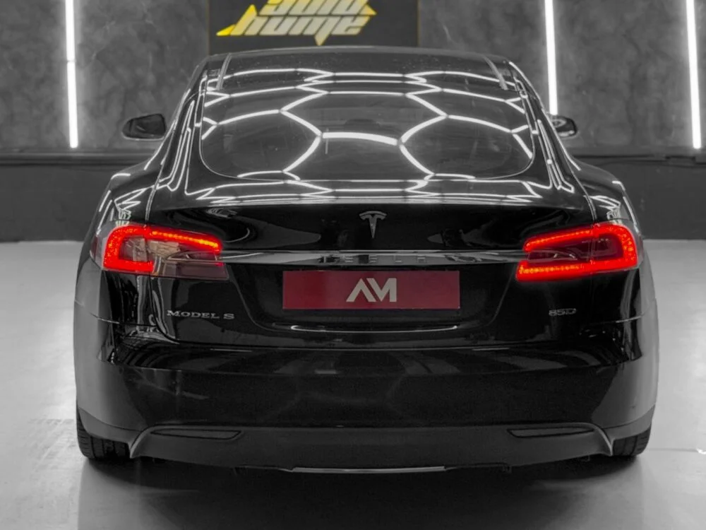 TESLA Model S 85D