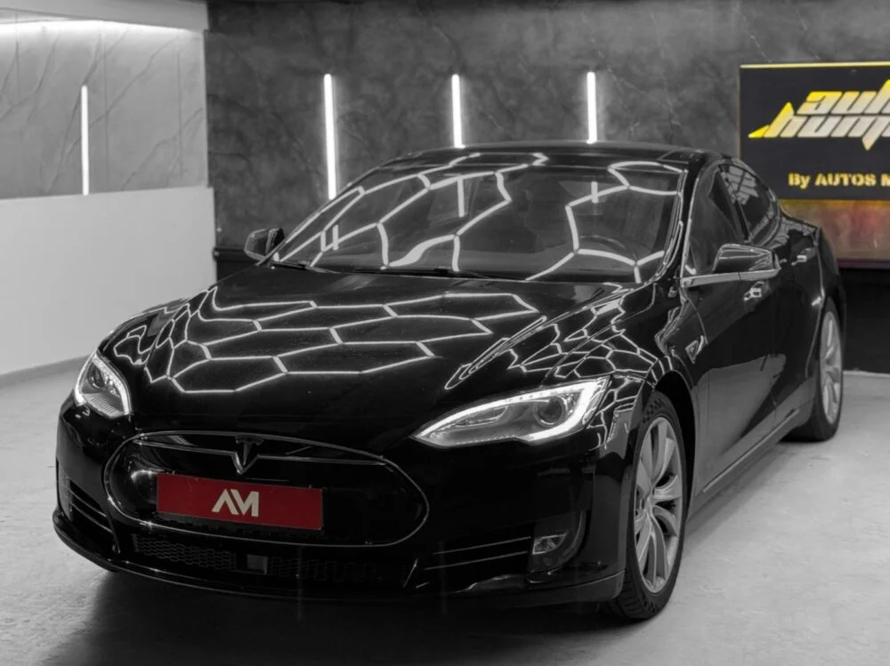 TESLA Model S 85D