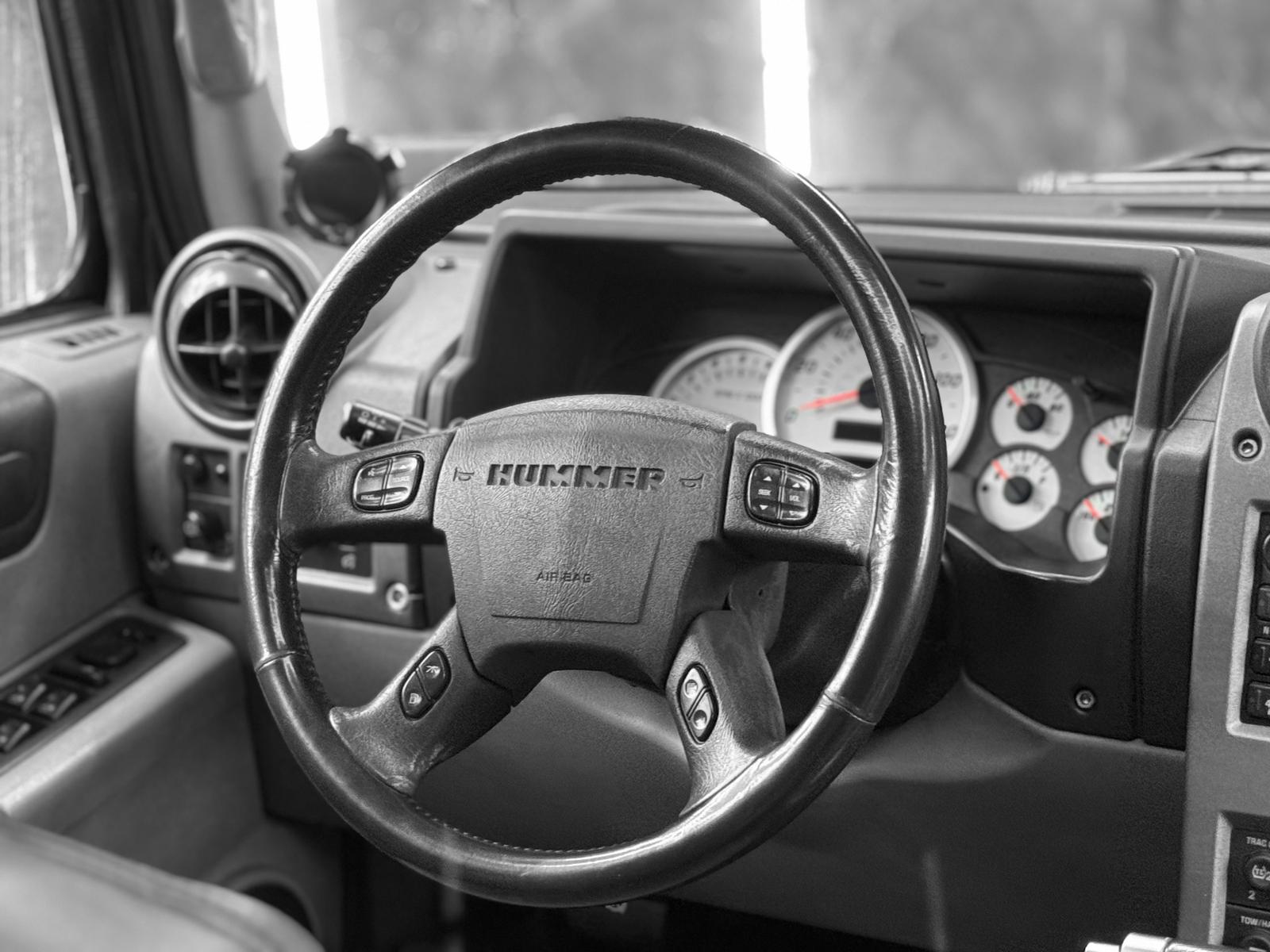 HUMMER H2 luxury