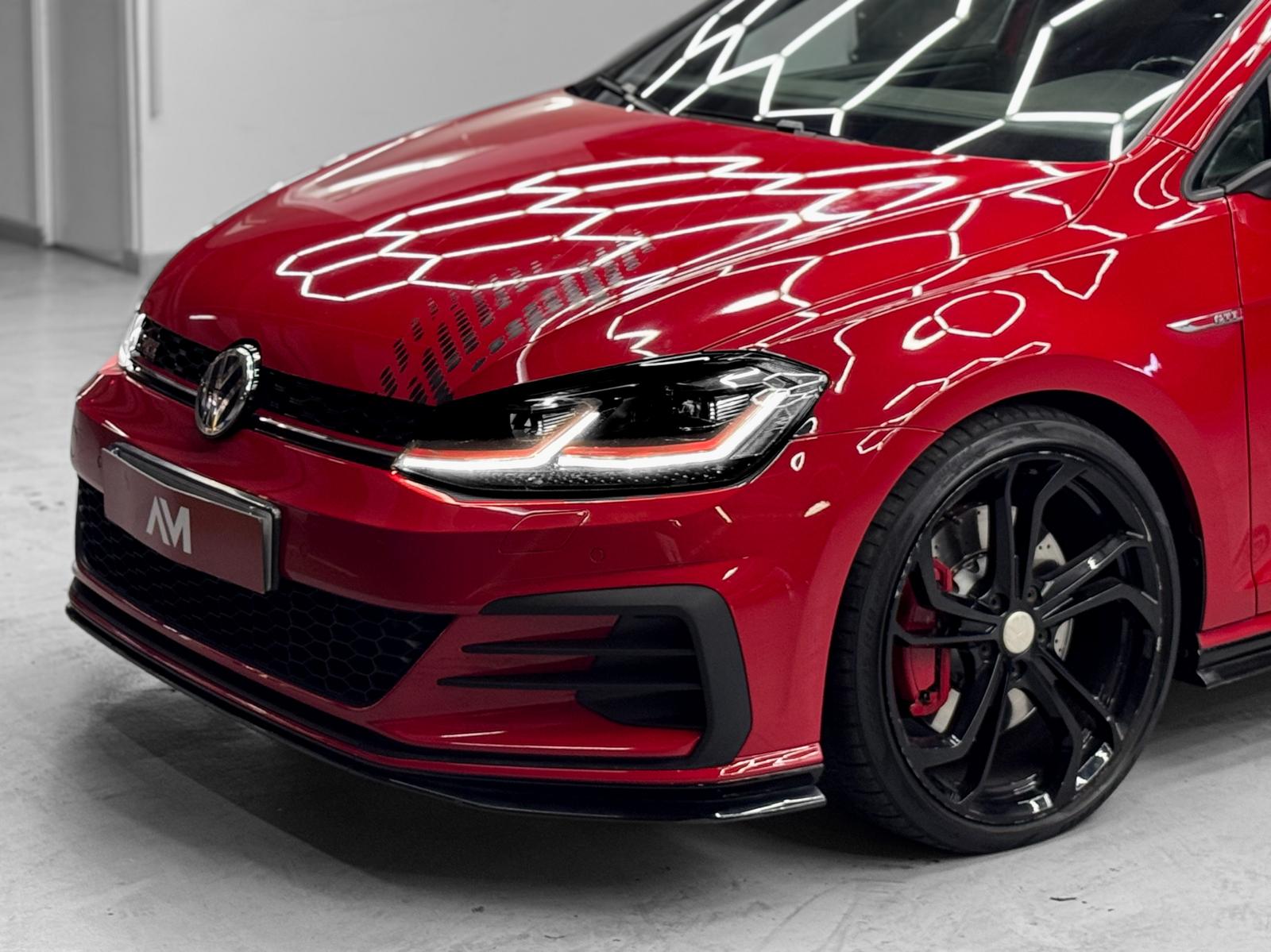 VOLKSWAGEN Golf TCR