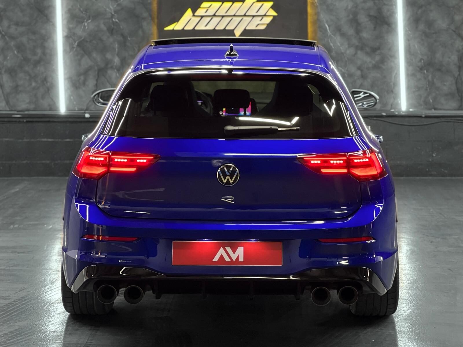 VOLKSWAGEN Golf R