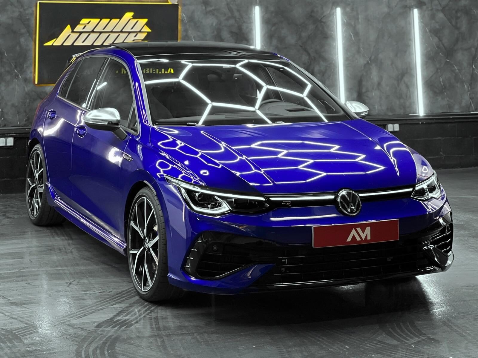 VOLKSWAGEN Golf R