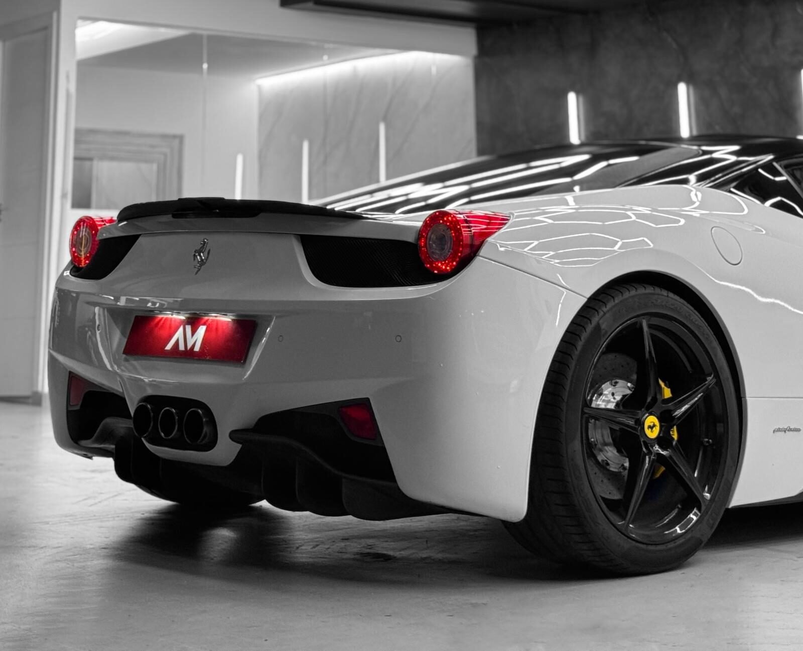 FERRARI 458 ITALIA